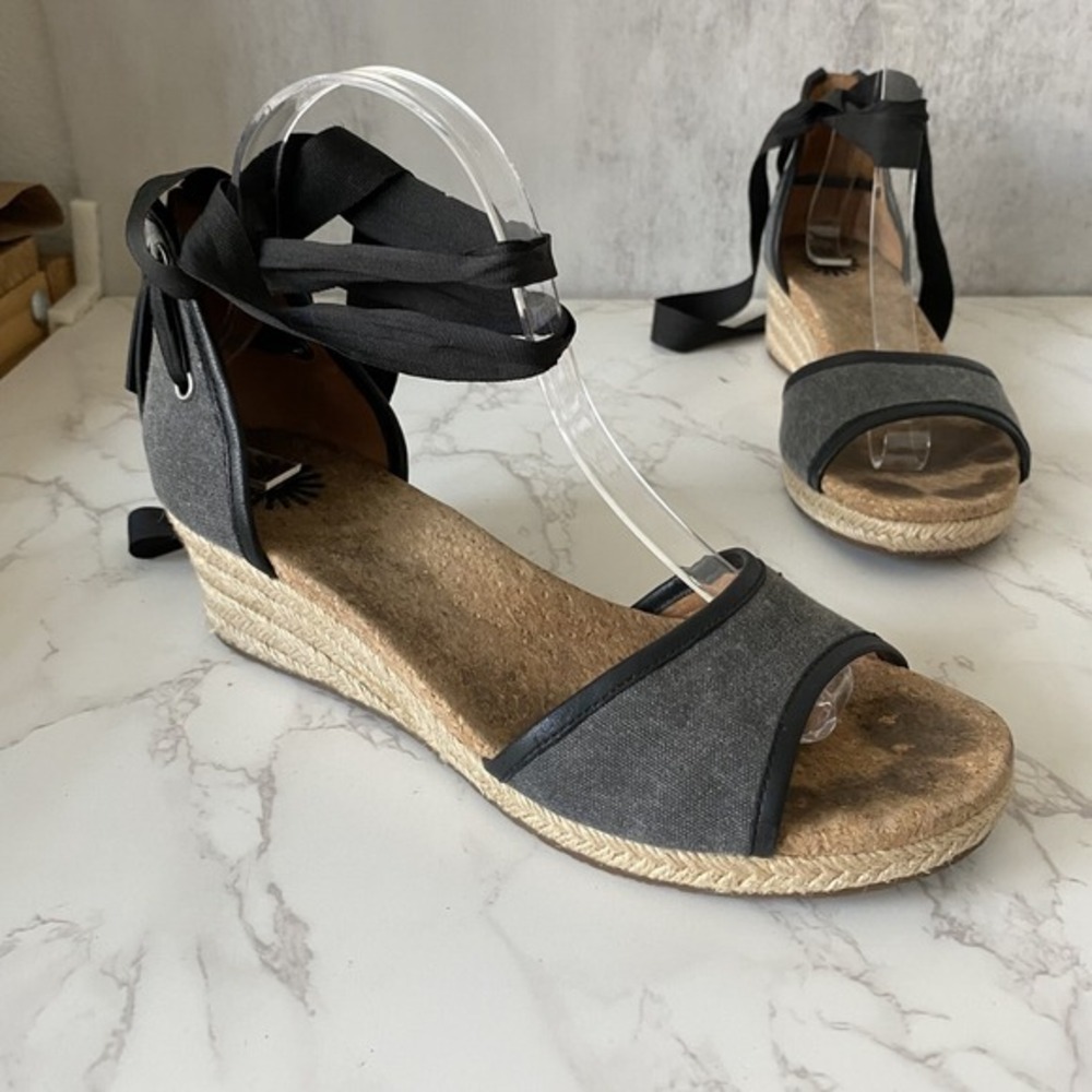 UGG Amell Canvas Sandals Sz 9 Grey‎ Black Ankle Tie Espadrilles Cork